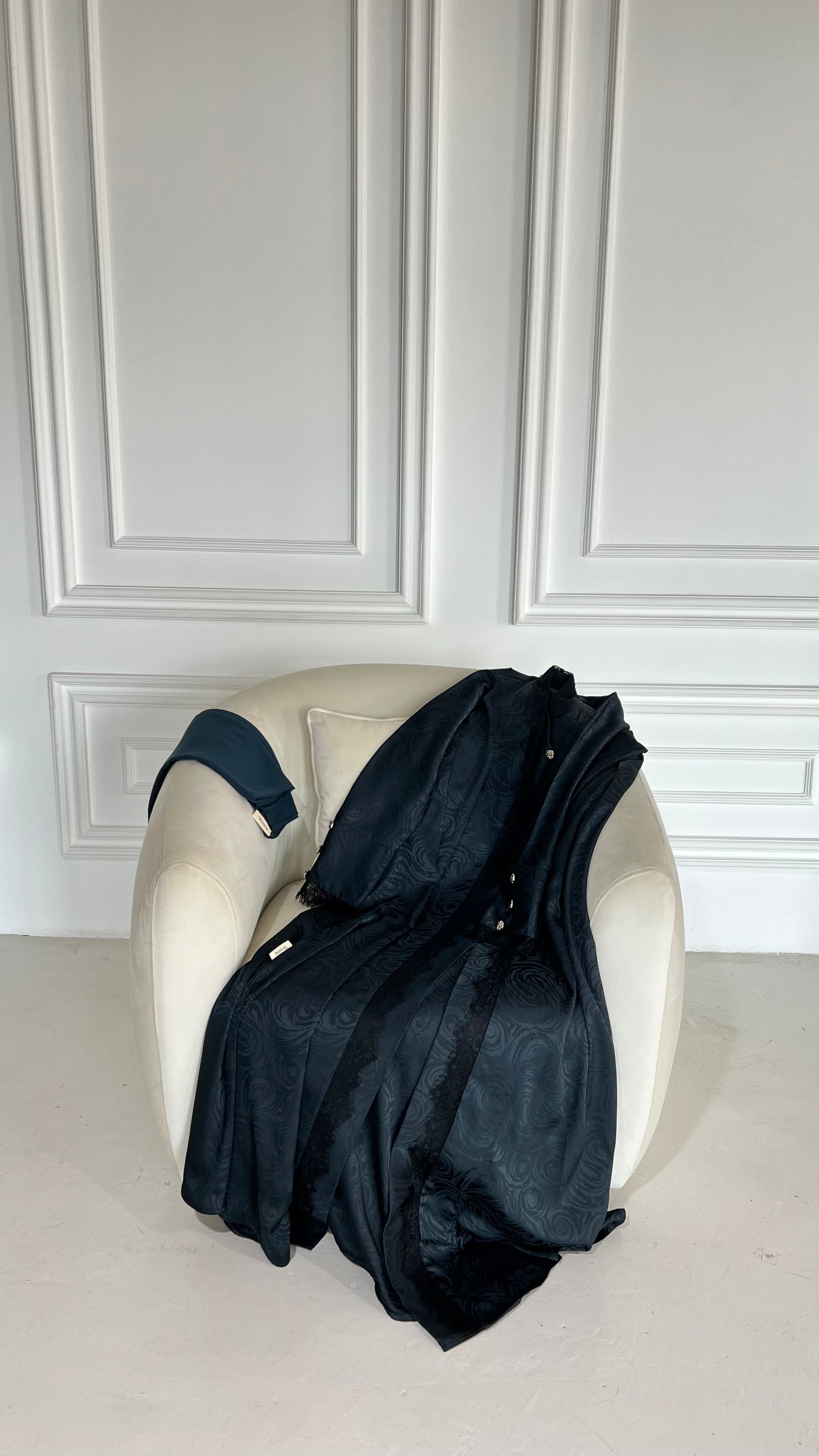 Vela abaya